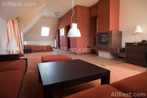 Famil Hotel 2